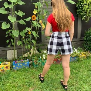 Checkered high waisted shorts